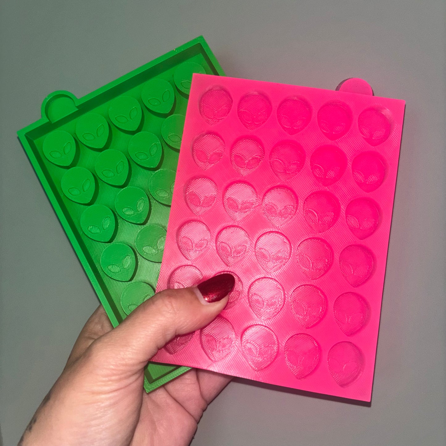 👽 30 Cell Alien Head Silicone Mould | UFO Wax Melt Mould | Resin, Soap, Chocolate & Fondant Craft Mould