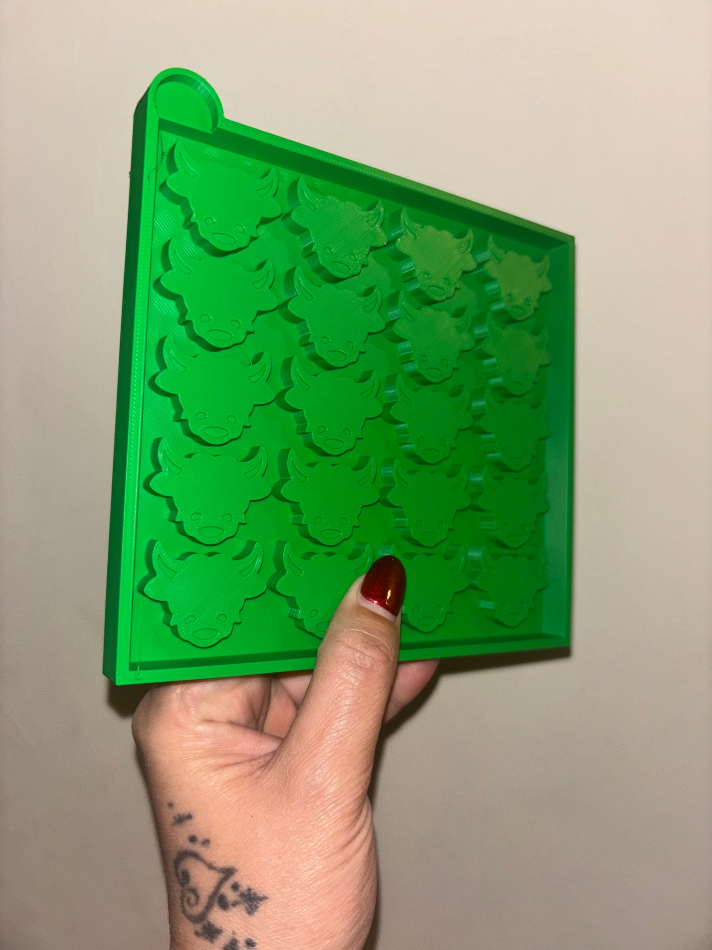 24 Cell Highland Cow Silicone Mould | Wax Melt Mould | Resin Casting Mould | Soap Making Mould | Jesmonite & Plaster Craft Mould | Highland Cow Craft Supplies