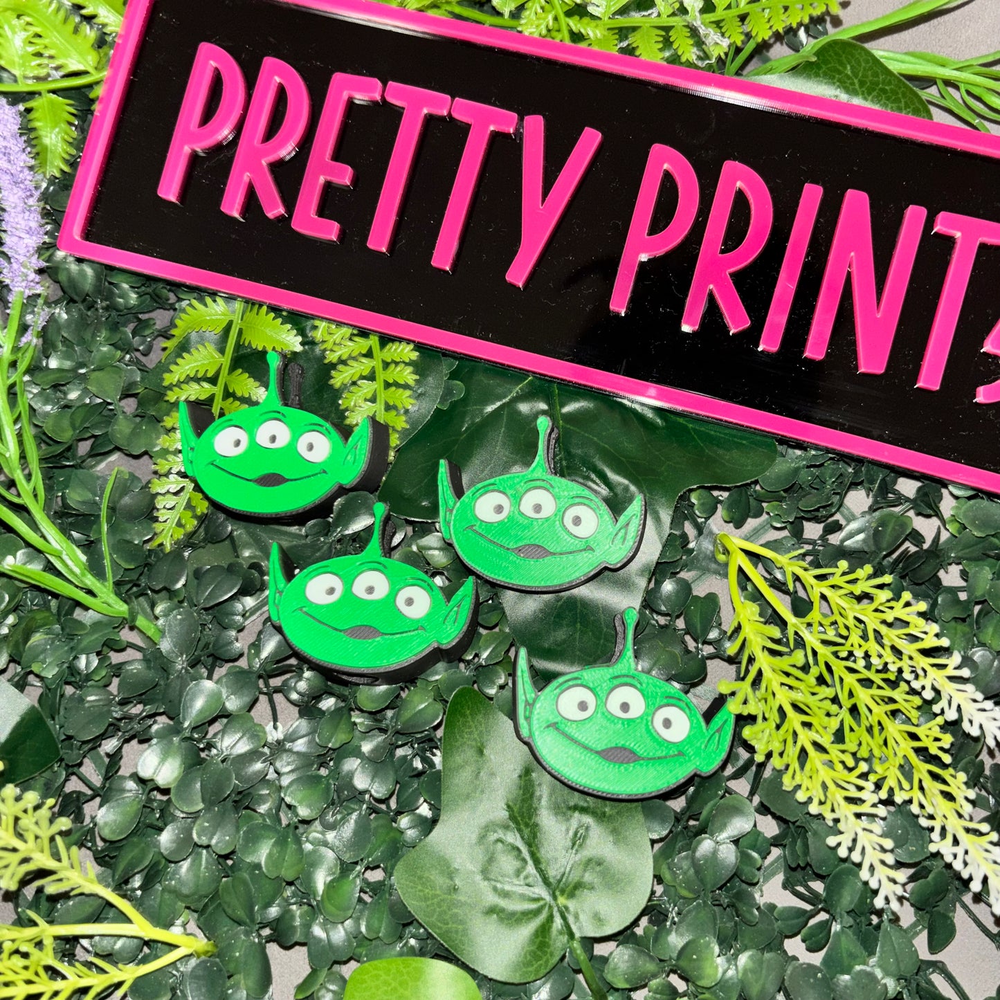 Alien Straw Topper – 3D Printed Cup Charm – Reusable Tumbler Accessory – Cute Space Alien Straw Buddy – Fits Stanley & Cold Cups